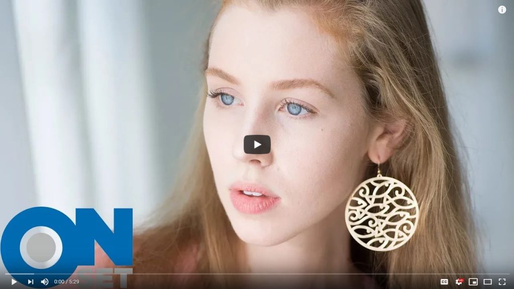 Window Light Portrait Photography - Creating Fake Window Light byUsing A Monolight (Setup #2) - Daniel Norton