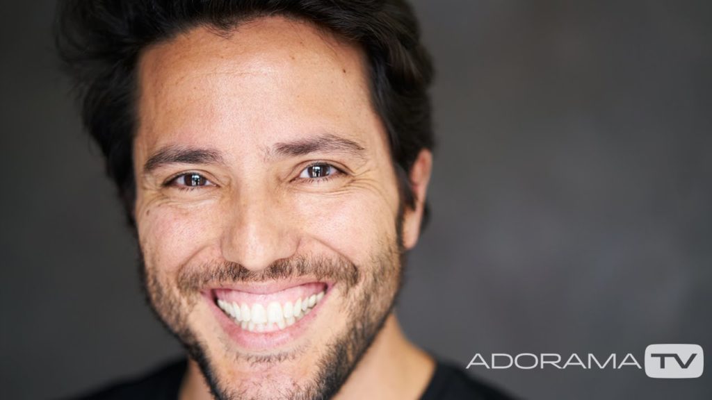 Window Light Portrait Photography - Natural Light Studio Portraits - Miguel Quiles